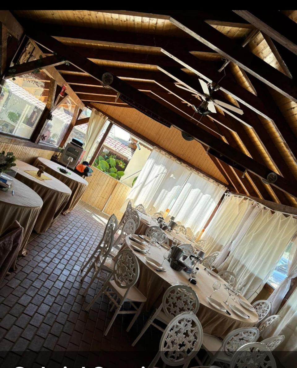 Gigios Sport&Relax Villa Bailesti Ngoại thất bức ảnh